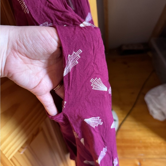 {EMILY & FIN} V-neck Feather Print Magenta Dress - Picture 5 of 6